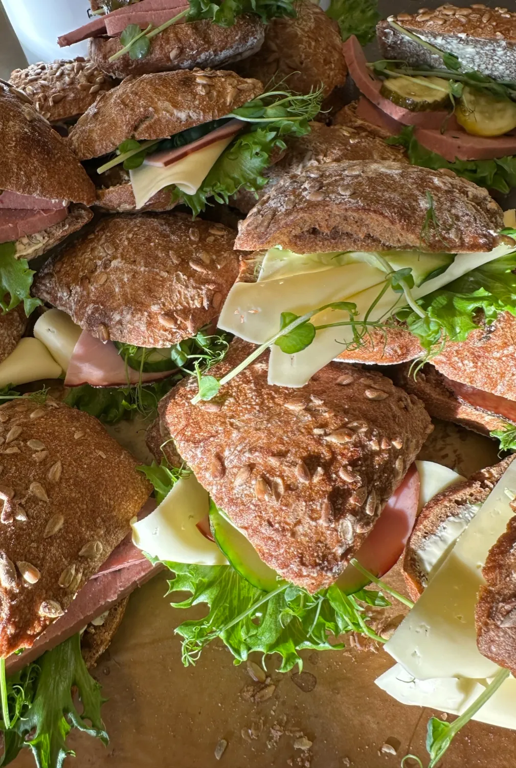 Nybakat bröd och bakverk från Wedemarks Konditori